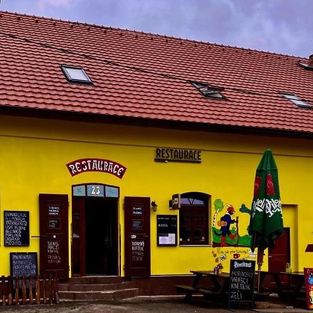 Hrusicka Restaurace A Penzion Hrusice Eksteriør billede