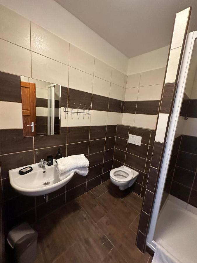 Hrusicka Restaurace A Penzion Hrusice Eksteriør billede